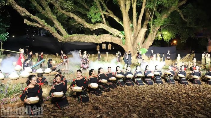 Khơi dậy nguồn lực văn hóa vùng đồng bào dân tộc thiểu số không chỉ là câu chuyện làm ra thêm một sản phẩm, mở thêm một điểm du lịch hay đưa một đặc sản vào hệ thống phân phối. (Ảnh: CÔNG LÝ)