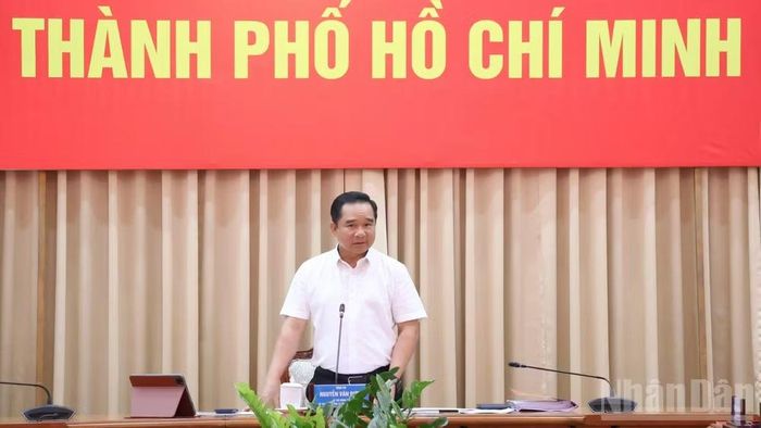Đồng chí Nguyễn Văn Được, Ủy viên Trung ương Đảng, Phó Bí thư Thành ủy, Bí thư Đảng ủy, Chủ tịch Ủy ban nhân dân Thành phố Hồ Chí Minh phát biểu chỉ đạo và giao nhiệm vụ. (Ảnh: Vương Lê)