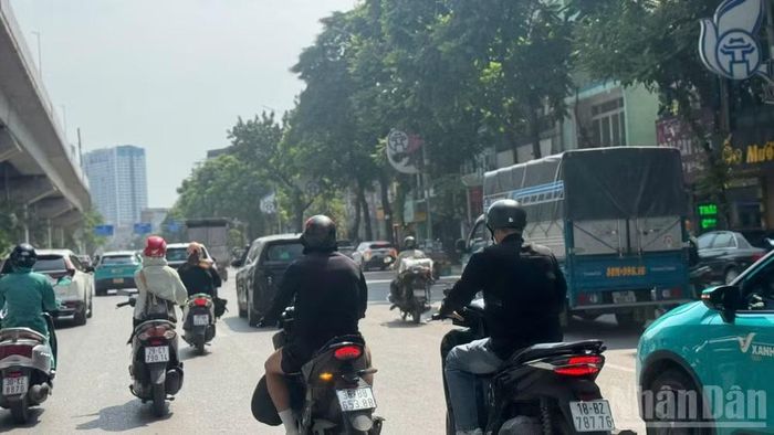 Doanh thu dịch vụ khác 8 tháng năm 2026 ước đạt 548,9 nghìn tỷ đồng, chiếm 10,5% tổng mức và tăng 13,2% so với cùng kỳ năm 2025. (Ảnh: HNV)