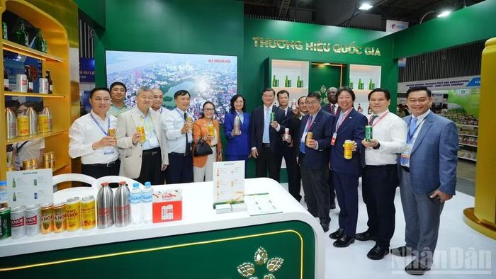 Thông qua những trao đổi của các chuyên gia trong nhiều lĩnh vực, cùng sự thảo luận sôi nổi của các đại biểu, hội thảo đã đạt được kết quả tích cực, mở ra một kênh tương tác trao đổi thông tin, quan điểm một cách toàn diện, đa chiều, hỗ trợ thiết lập mạng lưới kết nối đối tác giữa doanh nghiệp Việt Nam và doanh nghiệp quốc tế.