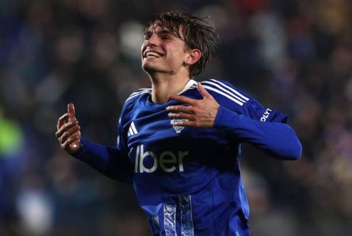 Nico Paz nhiều khả năng sẽ là người kế thừa số 10 huyền thoại của Messi. Ảnh: Getty