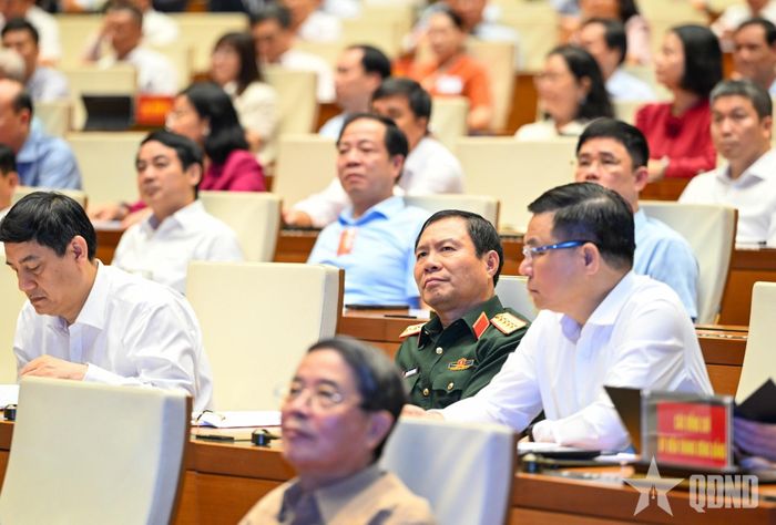 Các đại biểu dự hội nghị tại Phòng họp Diên Hồng, Nhà Quốc hội. Ảnh: TRỌNG HẢI 