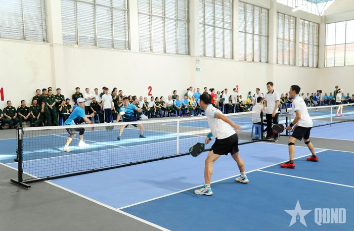 Trận chung kết môn Pickleball đôi nam trên 45 tuổi.  