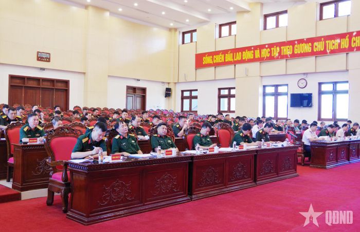 Các đại biểu dự hội nghị. 