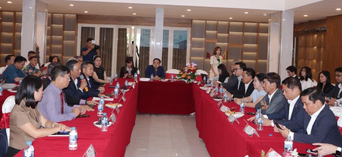Buổi giao lưu, kết nối giữa Hiệp hội Doanh nghiệp nhỏ và vừa TPHCM với Hiệp hội Doanh nghiệp Việt Nam tại Nhật Bản, chiều 3-9. Ảnh: QUANG VŨ