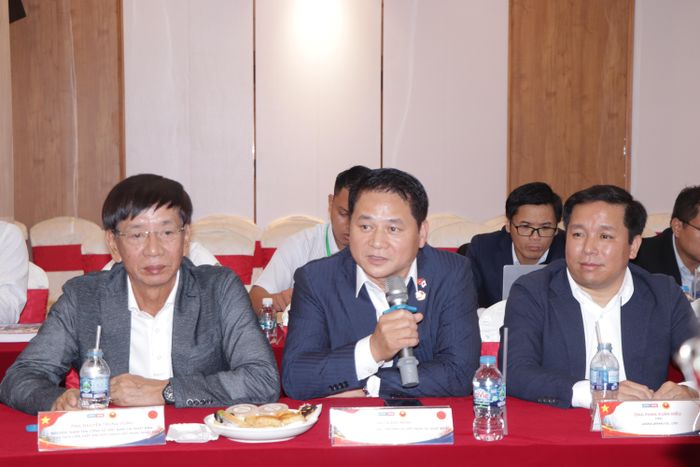 Ông Tạ Đức Minh, Tham tán thương mại – thương vụ Việt Nam tại Nhật Bản (giữa) kỳ vọng hoạt động trao đổi, kết nối doanh nghiệp Việt Nam - Nhật Bản sẽ được duy trì thường xuyên, từng bước đi vào chiều sâu, tạo ra những cơ hội hợp tác cụ thể. Ảnh: QUANG VŨ