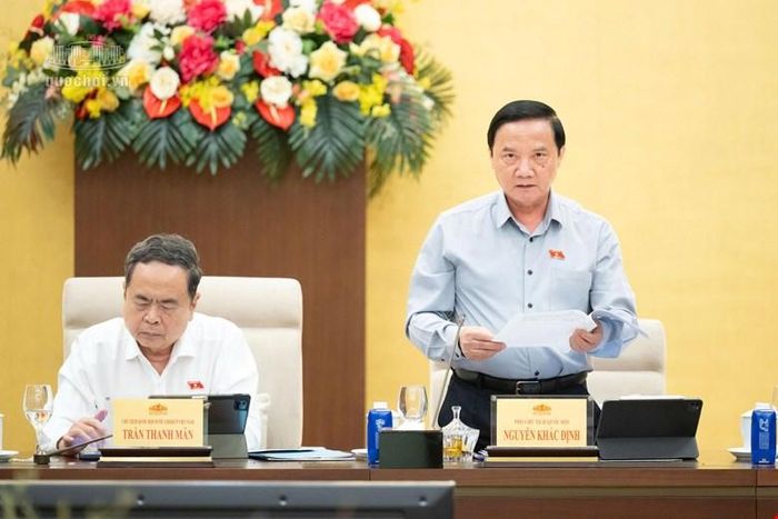  Phó Chủ tịch Quốc hội Nguyễn Khắc Định góp ý dự thảo. Ảnh: Cổng thông tin điện tử Quốc hội 