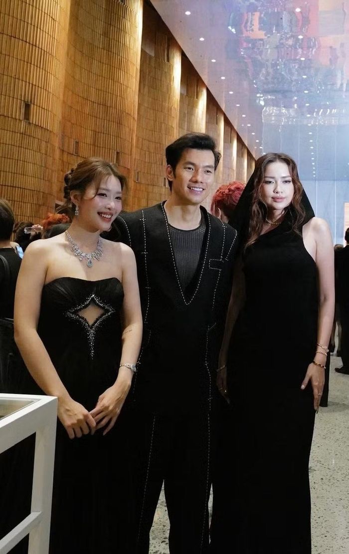 Bên cạnh các cuộc gặp gỡ trong giới giải trí, hai nghệ sĩ còn có dịp đồng hành ở hoạt động thể thao. Ảnh: FB Khả Ngân.