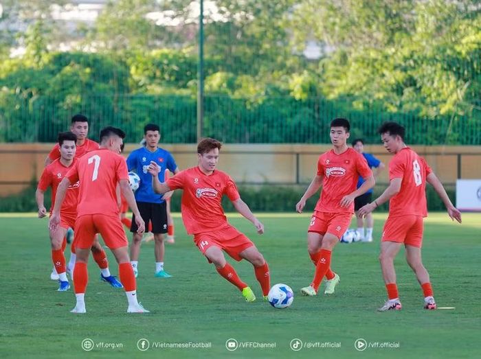 Tại hạng 2, bảng A có Hong Kong (Trung Quốc), Myanmar và Brunei; bảng B gồm các đội Campuchia, Lào và Timor-Leste. Ảnh: VFF.