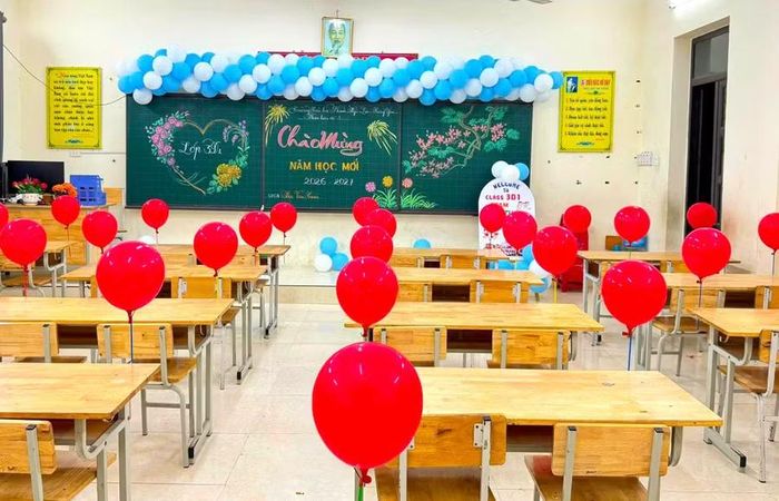 Công tác chuẩn bị lễ khai giảng Trường Tiểu học Phạm Ngũ Lão (xã Phạm Ngũ Lão) cơ bản đã hoàn tất.