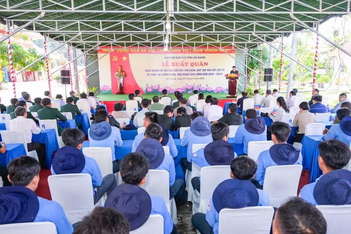 Quang cảnh lễ xuất quân.