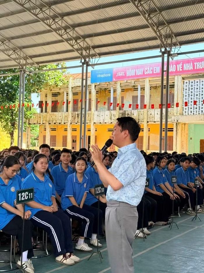 Các em học sinh được tham gia các kỹ năng cần thiết trước thềm năm học mới.