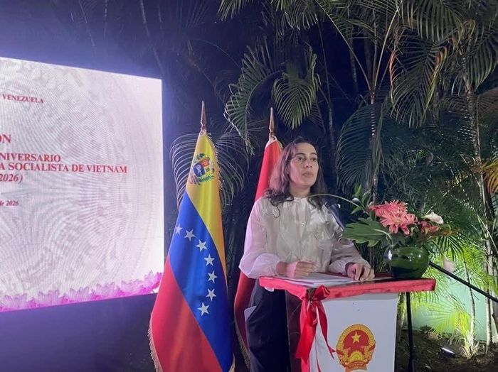 Thứ trưởng Bộ Ngoại giao Venezuela Andrea Corao phát biểu. (Nguồn: Đại sứ quán Việt Nam tại Venezuela)