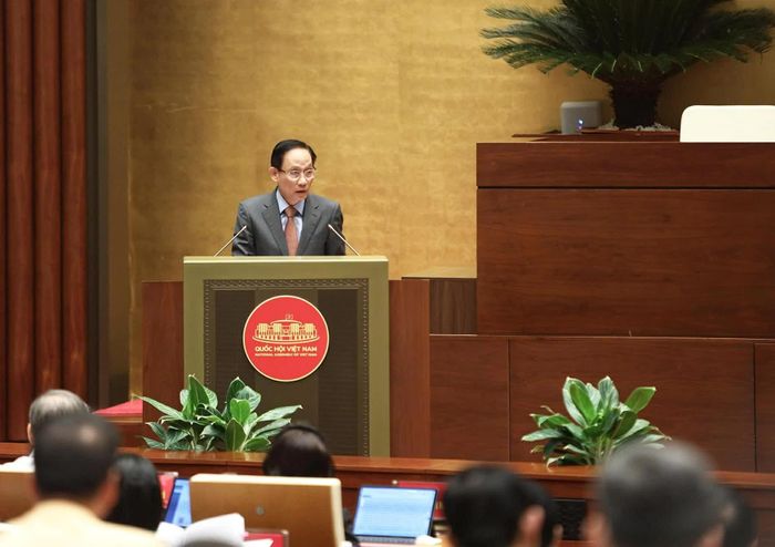 Ủy viên Bộ Chính trị, Bộ trưởng Bộ Ngoại giao Lê Hoài Trung trình bày chuyên đề tại Hội nghị. (Ảnh: Thành Long)