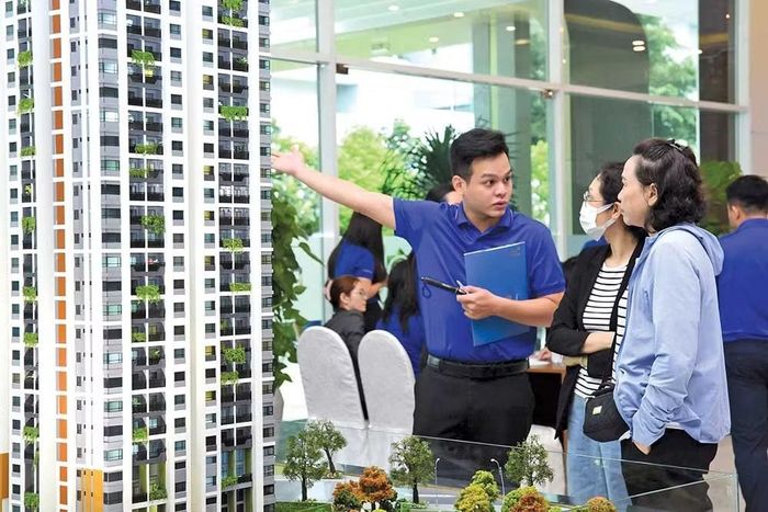 Tại Việt Nam, vàng và bất động sản vẫn là hai kênh tích lũy, đầu tư được nhiều người ưa chuộng. Ảnh minh họa/Hải Phong