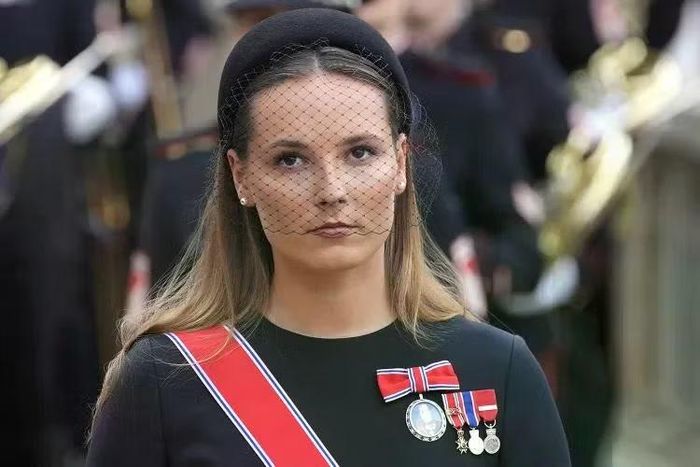 Ingrid Alexandra chính thức trở thành Thái nữ Na Uy sau lễ tuyên thệ nhậm chức của vua cha. Ảnh: Getty Images.