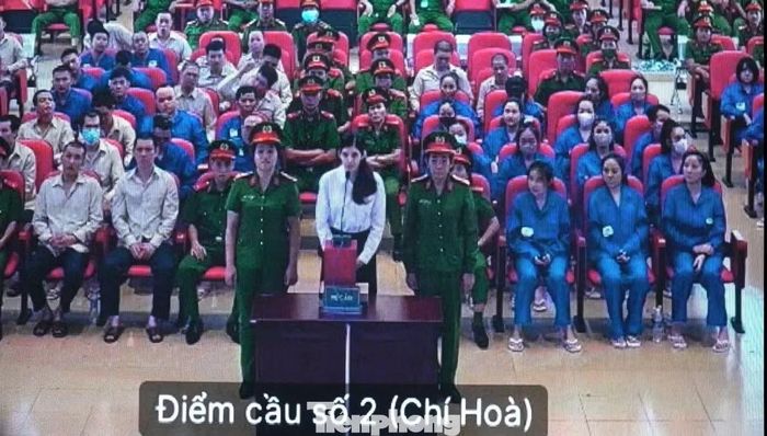 Trong số này có ca sĩ Chi Dân, người mẫu An Tây và Nguyễn Đỗ Trúc Phương - những bị cáo được dư luận quan tâm.