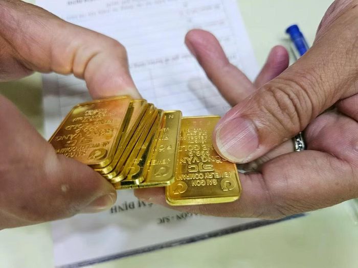 Giá vàng miếng SJC cao hơn thế giới hơn 8 triệu đồng/lượng.