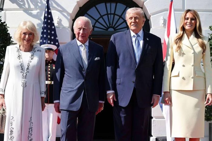 Vợ chồng Tổng thống Mỹ tiếp đón Vua Charles và Hoàng hậu Camilla tại Nhà Trắng vào tháng 4. Ảnh: Getty Images.