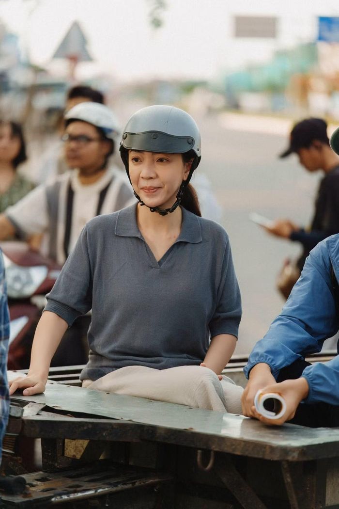Dàn diễn viên phụ góp phần giữ nhịp hài cho tác phẩm.