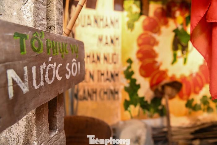 Ông Nguyễn Dân Huy - Phó Chủ tịch UBND phường Ba Đình cho rằng những không gian trải nghiệm gắn với ký ức Hà Nội tạo cách tiếp cận lịch sử gần gũi hơn, nhất là với thế hệ trẻ. Theo ông, việc kể chuyện qua hiện vật, hình ảnh và không gian thực tế giúp quá khứ dễ hình dung.