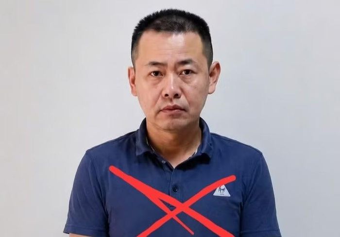 Zhang Peng Ju tại cơ quan công an.