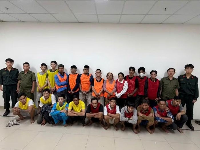 Các đối tượng liên quan đường dây ma túy liên tỉnh tại cơ quan công an.
