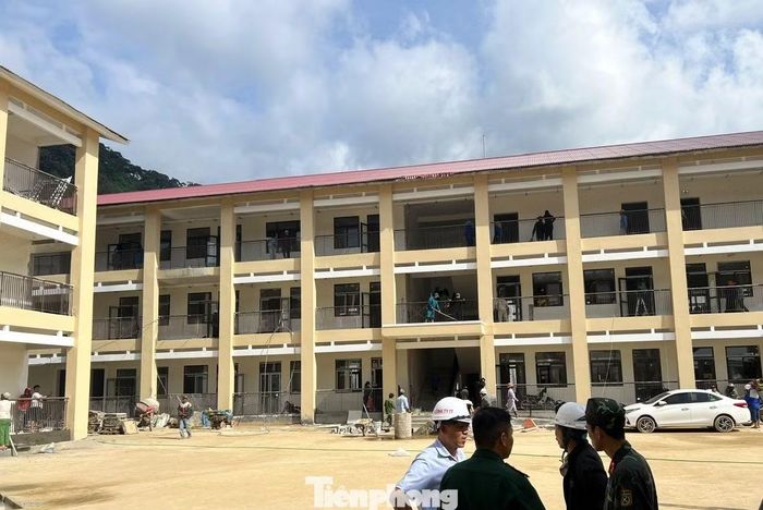 Trường PTNT liên cấp Hùng Sơn đang chạy đua để đưa ngôi trường vào phục vụ các em sớm nhất.