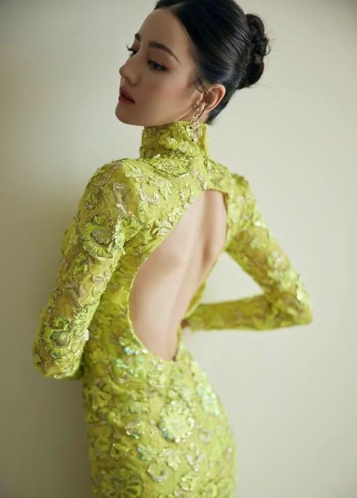 Các ngôi sao Hoa ngữ thường chạy theo trào lưu làm đẹp gây tranh cãi.