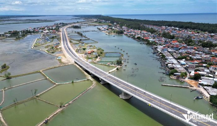 Đường dẫn phía bắc cầu dài 3,24km đã hoàn thành các hạng mục chính.