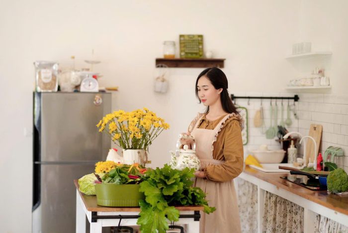 Cô gái trẻ tận hưởng cuộc sống bình yên khi rời phố về Mộc Châu