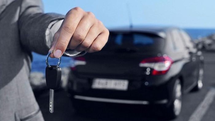 Sau mỗi chuyến đi, việc trả ô tô tự lái tưởng đơn giản nhưng nếu không kiểm tra kỹ tình trạng xe, người thuê có thể đối mặt với những khoản phí phát sinh. Ảnh minh hoạ.