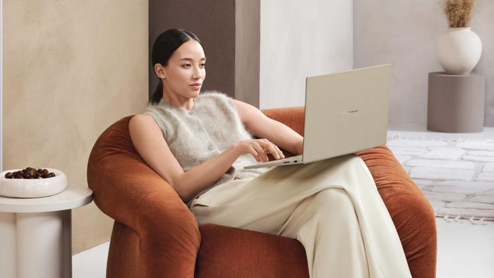 Zenbook A16 sở hữu màn hình Lumina OLED 16 inch độ phân giải 3K sắc nét hàng đầu trong phân khúc