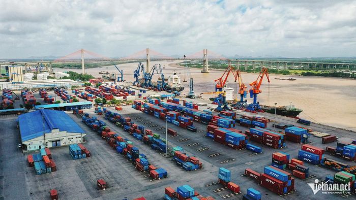8 tháng năm 2026, tổng kim ngạch xuất nhập khẩu của Việt Nam đạt 770,14 tỷ USD, cao nhất từ trước đến nay. Ảnh: Hoàng Hà