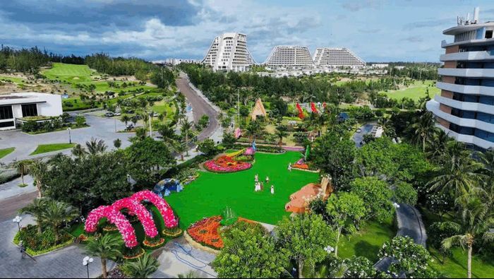 Không gian Lễ hội Ngàn hoa trong khuôn viên FLC Quy Nhơn