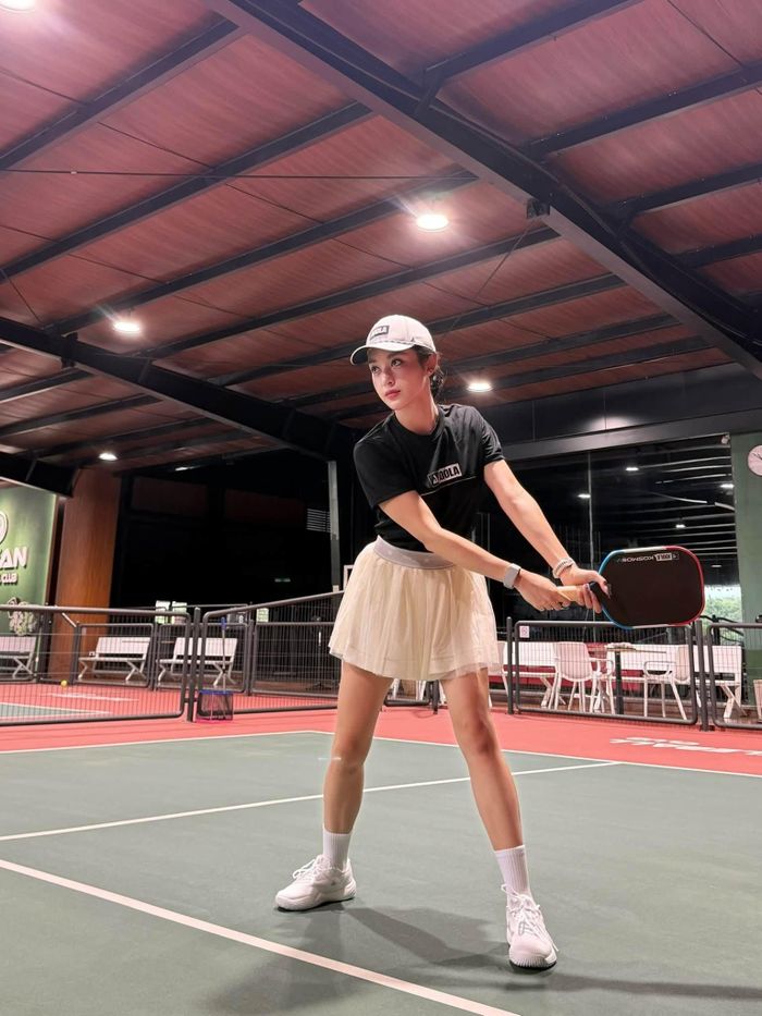 Á hậu Huyền My mê chơi pickleball.