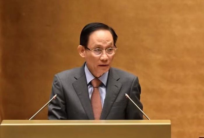  Đồng chí Lê Hoài Trung truyền đạt chuyên đề tại hội nghị. (Ảnh: Báo Nhân dân)