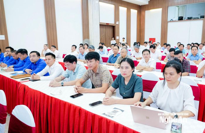 Các đại biểu dự hội nghị. Ảnh: Phạm Bằng