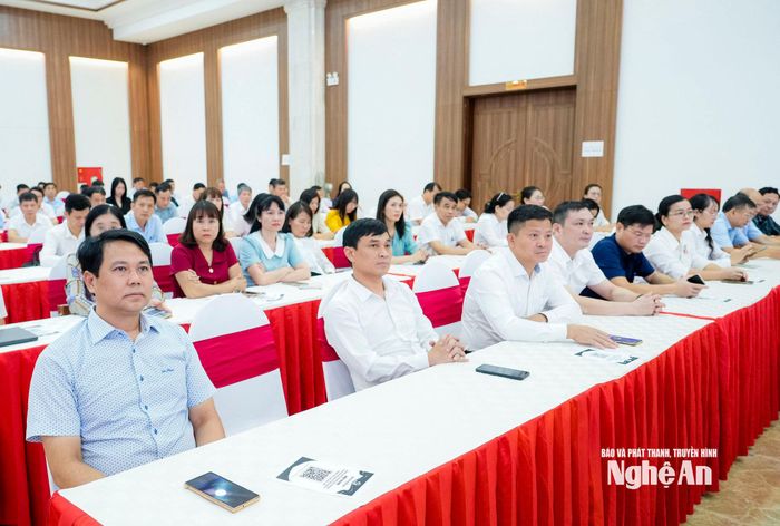 Các đại biểu dự hội nghị. Ảnh: Phạm Bằng