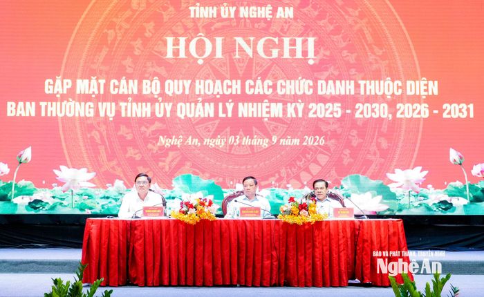 Các đồng chí Thường trực Tỉnh uỷ chủ trì hội nghị gặp mặt cán bộ quy hoạch các chức danh thuộc diện Ban Thường vụ Tỉnh uỷ quản lý. Ảnh: Phạm Bằng