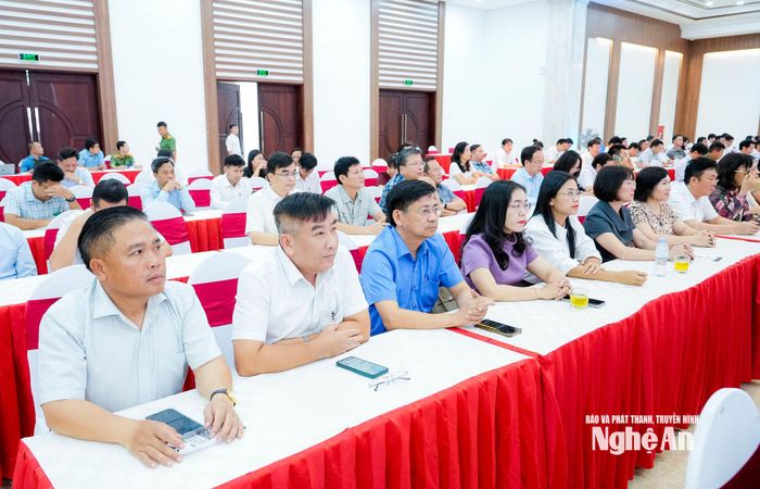 Các đại biểu dự hội nghị. Ảnh: Phạm Bằng