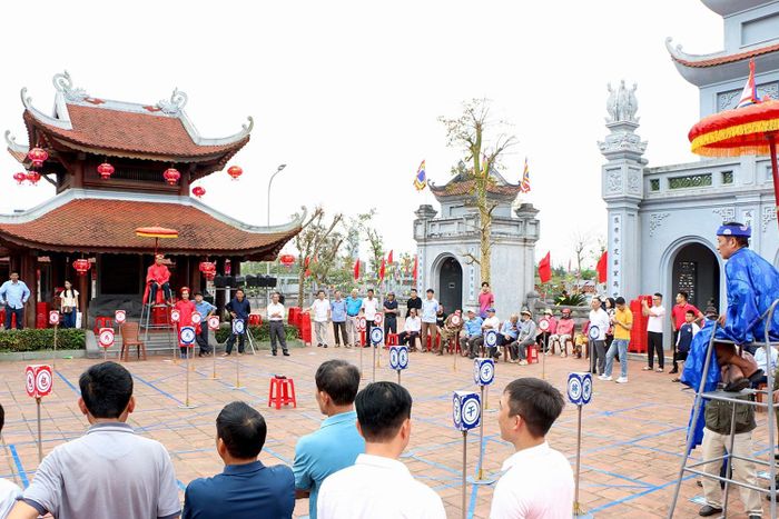 Thi đấu cờ thẻ tại lễ hội Văn Miếu Hà Tĩnh năm 2026.