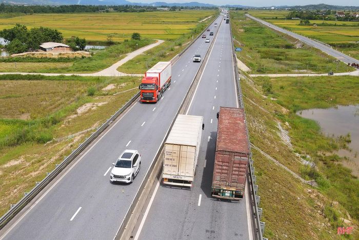 Văn hóa giao thông văn minh, trách nhiệm đang dần hình thành rõ nét trên tuyến cao tốc.