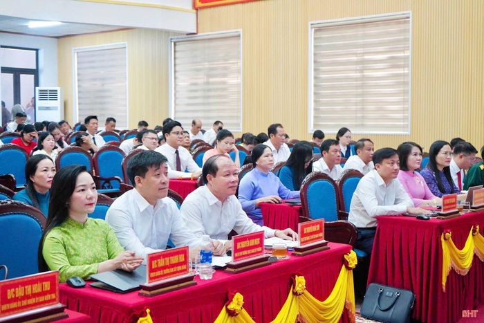Đại biểu phường Sông Trí tiếp thu phát biểu chỉ đạo của Tổng Bí thư, Chủ tịch nước.