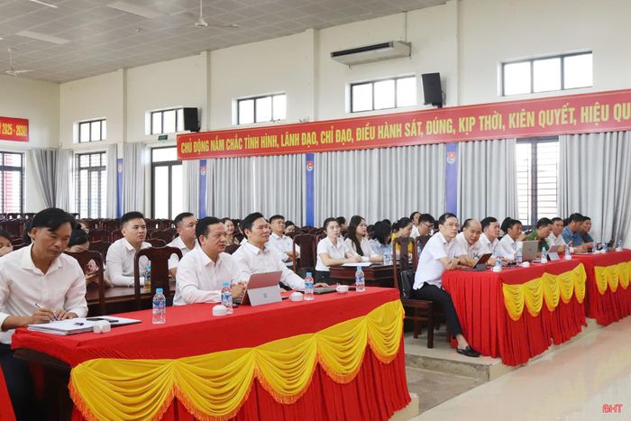 Đại biểu xã Nghi Xuân tiếp thu phát biểu chỉ đạo của Tổng Bí thư, Chủ tịch nước.