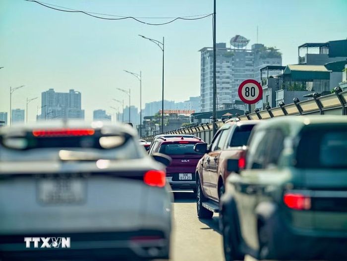 Tốc độ tối đa cho phép trên Vành đai 2 trên cao là 80km/h. (Ảnh: Trung Nguyên/TTXVN)