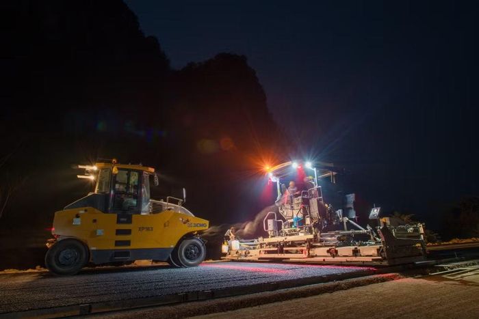 Các dự án cao tốc khu vực phía Bắc vẫn đang còn khối lượng công việc rất lớn và cần nỗ lực thi công mới có thể hoàn thành. (Ảnh: PV/Vietnam+)