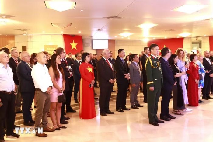Lễ kỷ niệm Quốc khánh 2/9 tại Israel không chỉ là dịp ôn lại chặng đường lịch sử vẻ vang của dân tộc Việt Nam, mà còn là cơ hội để bạn bè quốc tế hiểu thêm về một Việt Nam đổi mới, năng động và hội nhập. (Ảnh: Thanh Bình/TTXVN)