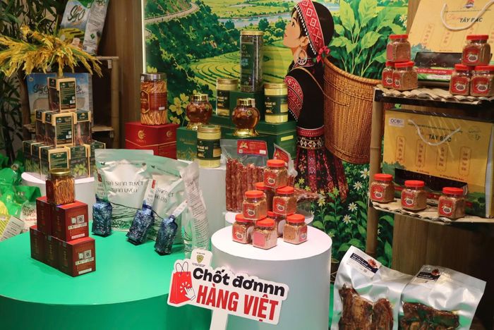Các sản phẩm đặc trưng của núi rừng Tây Bắc. (Ảnh: CTV/Vietnam+)