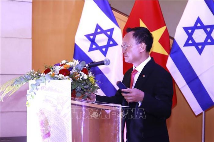 Đại sứ Việt Nam tại Israel Nguyễn Kỳ Sơn phát biểu tại lễ kỷ niệm Quốc khánh 2/9. Ảnh: Thanh Bình/PV TTXVN tại Israel